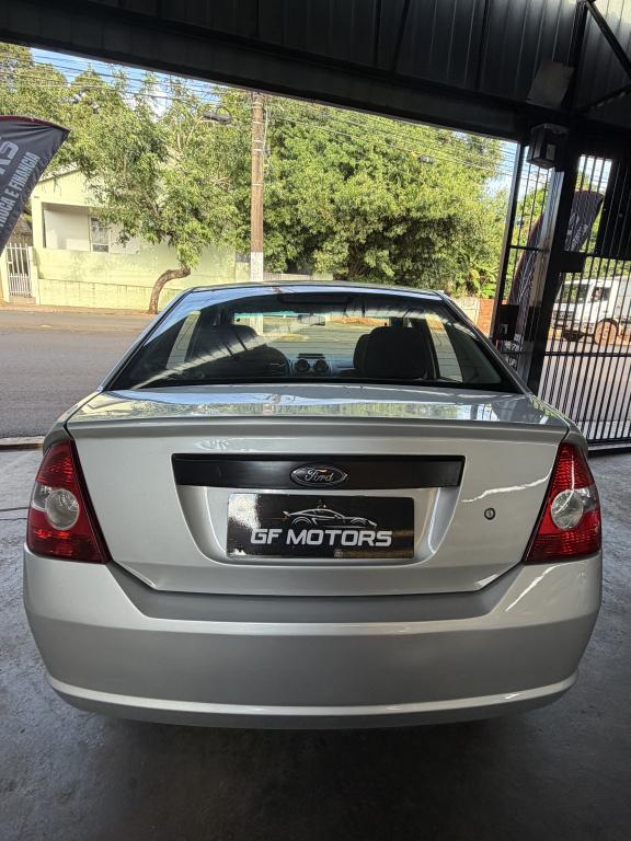 FORD Fiesta Sedan - Foto