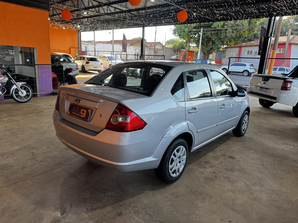 FORD Fiesta Sedan - Foto