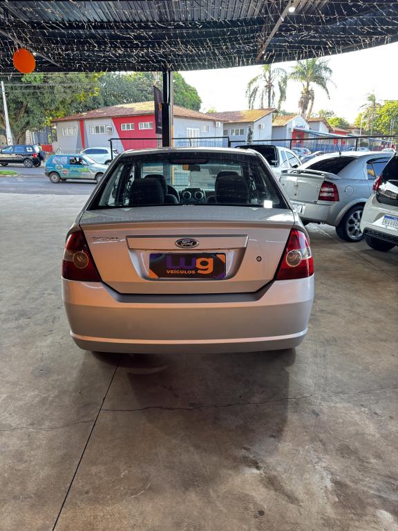 FORD Fiesta Sedan - Foto