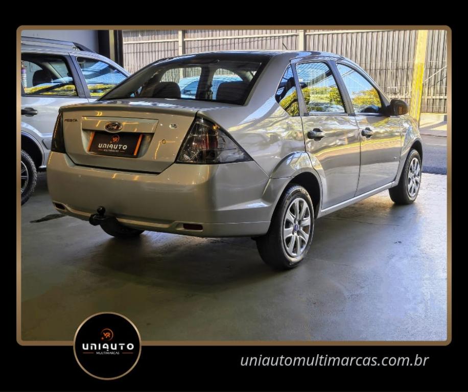 FORD Fiesta Sedan - Foto
