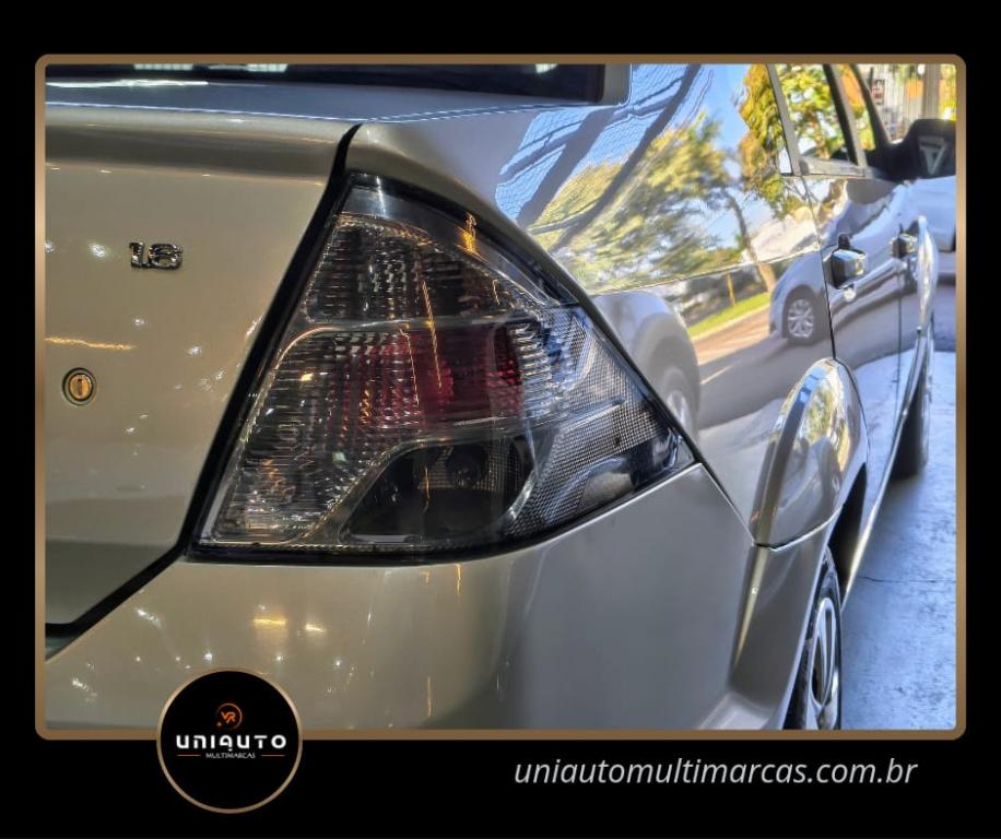 FORD Fiesta Sedan - Foto