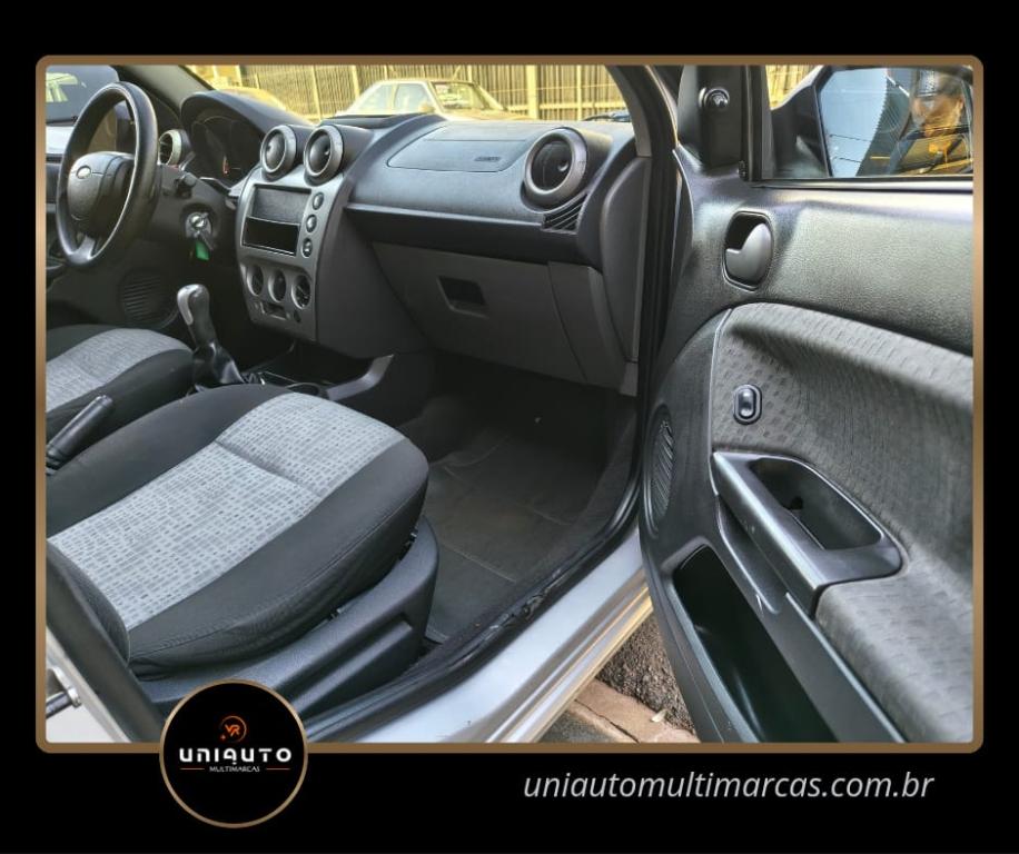 FORD Fiesta Sedan - Foto