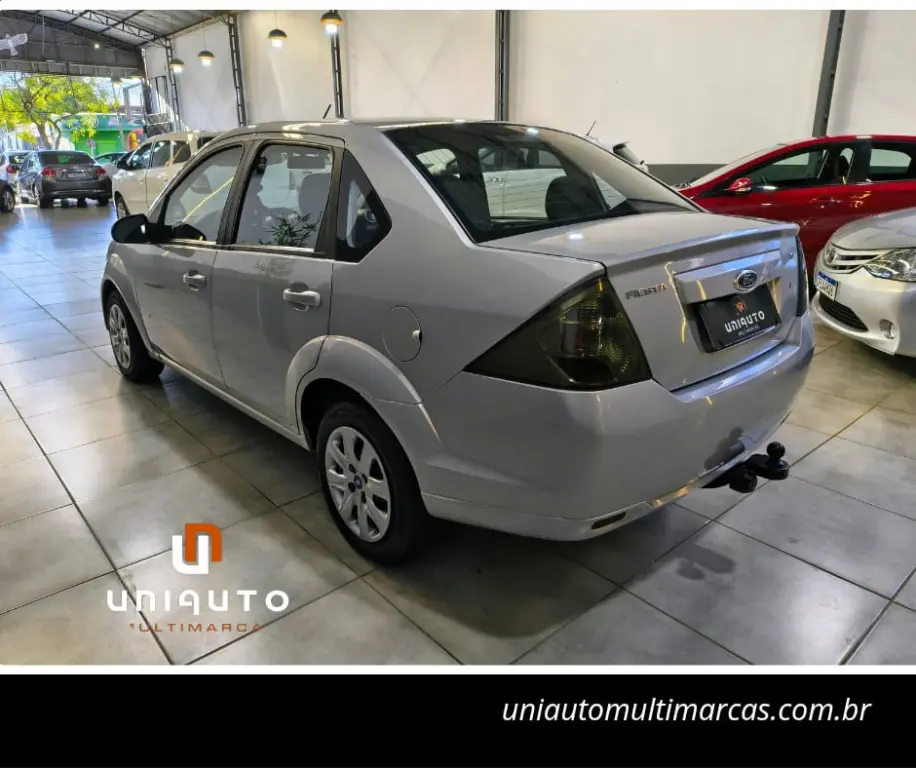 FORD Fiesta Sedan - Foto