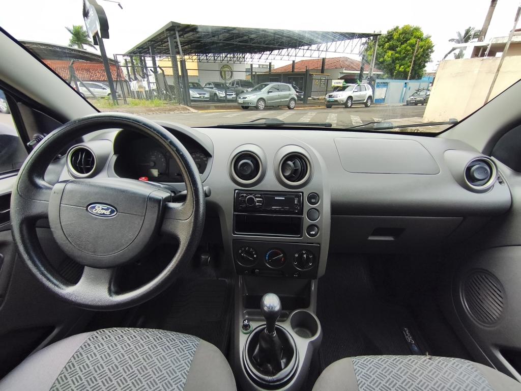 FORD Fiesta Sedan - Foto