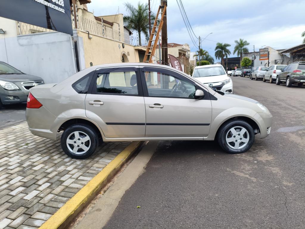 FORD Fiesta Sedan - Foto
