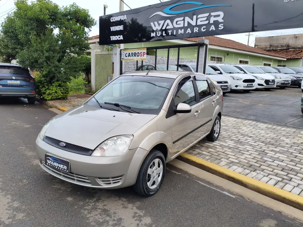 FORD Fiesta Sedan