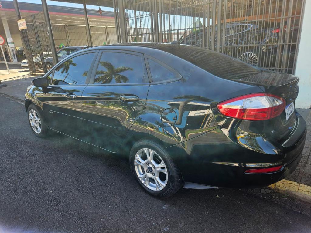 FORD Fiesta Sedan - Foto