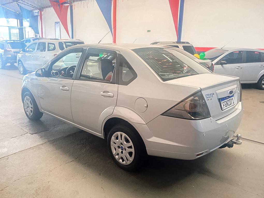 FORD Fiesta Sedan - Foto