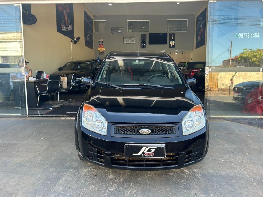 FORD Fiesta Sedan