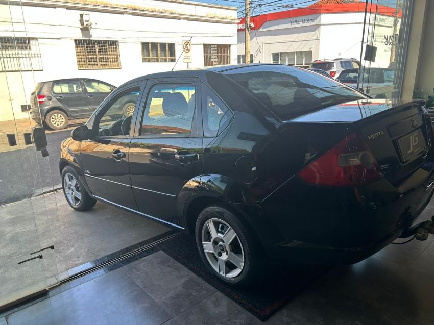 FORD Fiesta Sedan - Foto