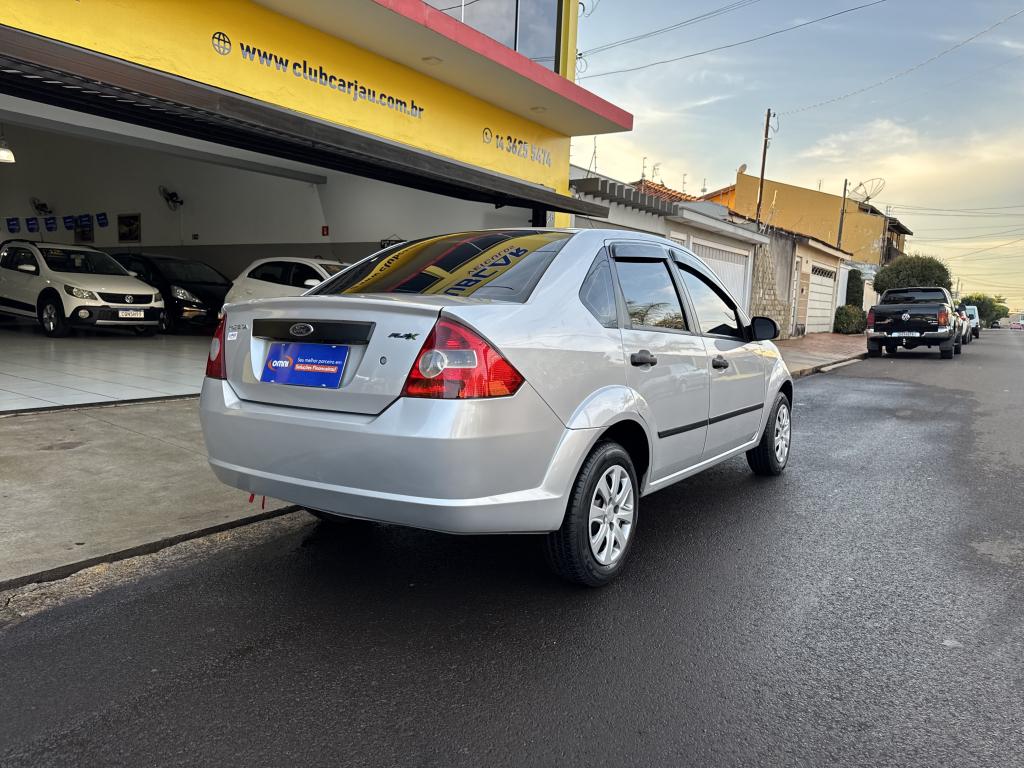 FORD Fiesta Sedan - Foto