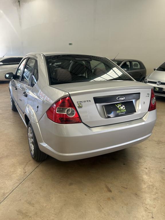 FORD Fiesta Sedan - Foto