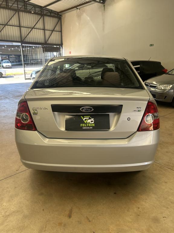 FORD Fiesta Sedan - Foto