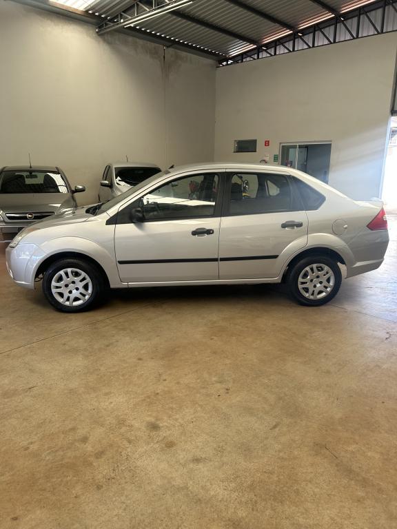 FORD Fiesta Sedan - Foto