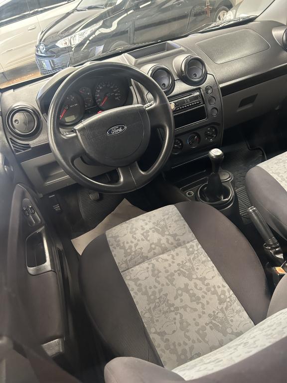 FORD Fiesta Sedan - Foto