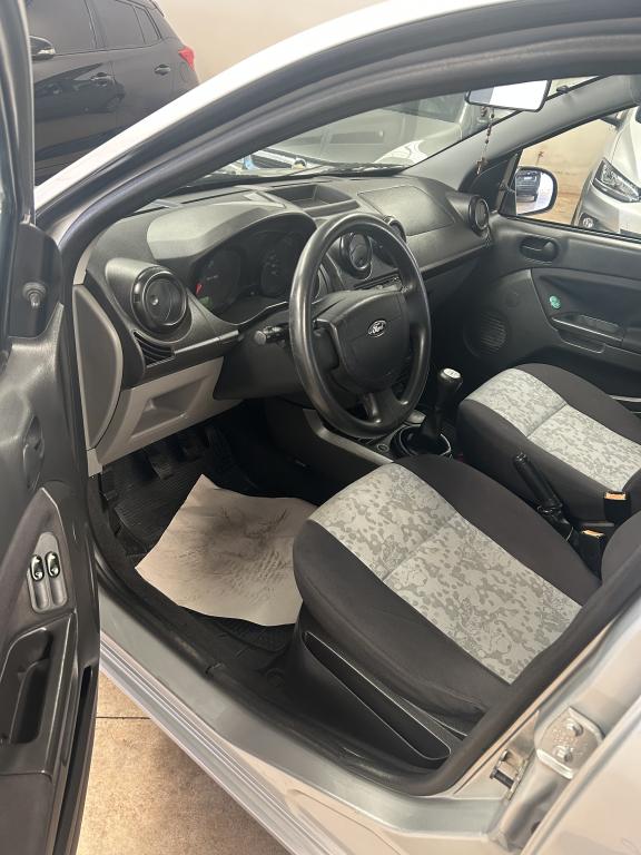 FORD Fiesta Sedan - Foto
