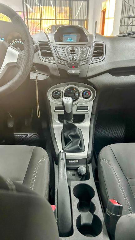 FORD Fiesta Sedan - Foto