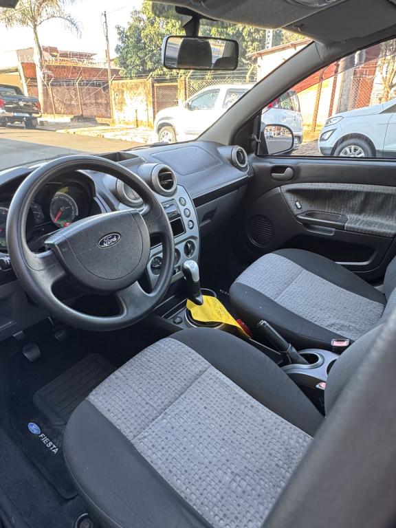FORD Fiesta Sedan - Foto