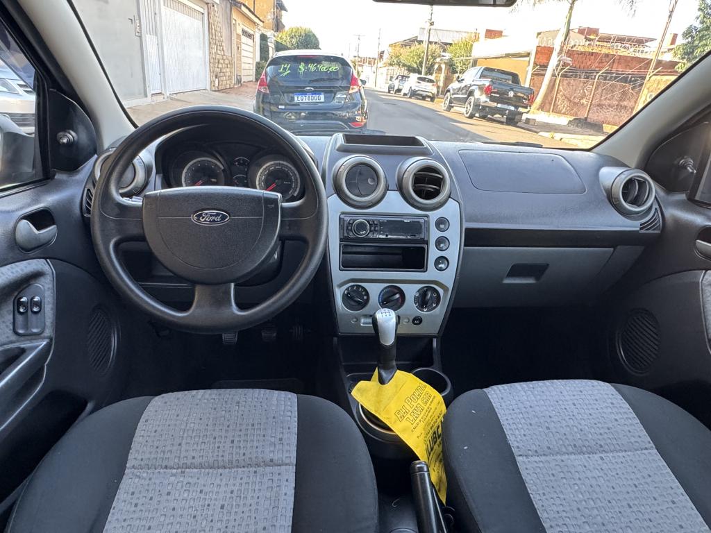 FORD Fiesta Sedan - Foto