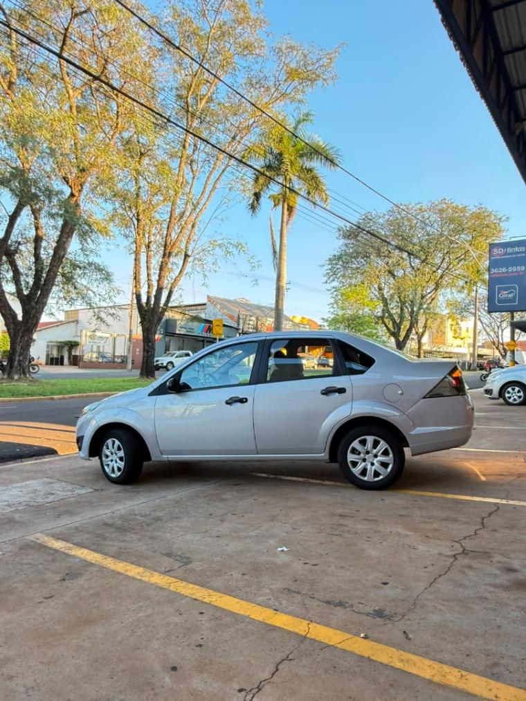 FORD Fiesta Sedan - Foto