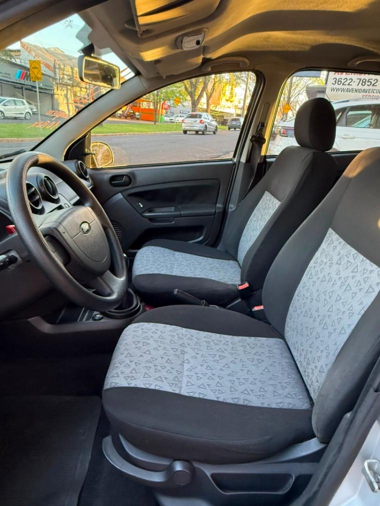 FORD Fiesta Sedan - Foto