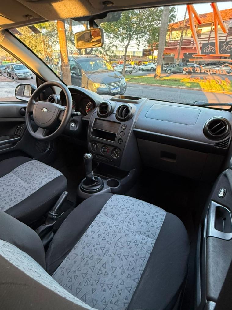 FORD Fiesta Sedan - Foto
