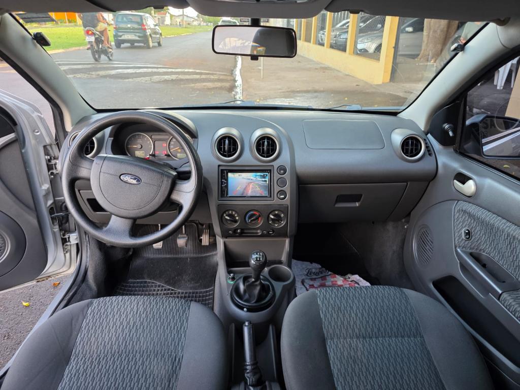 FORD Fiesta Sedan - Foto