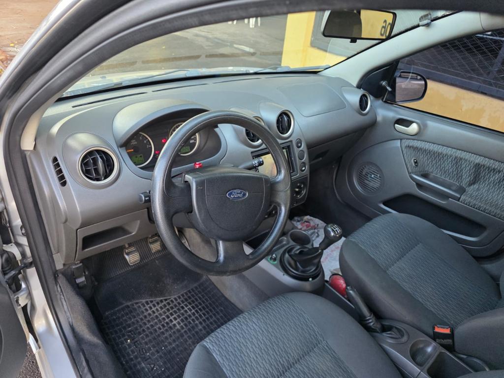 FORD Fiesta Sedan - Foto