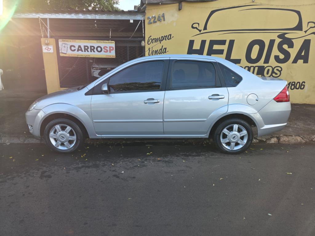 FORD Fiesta Sedan - Foto