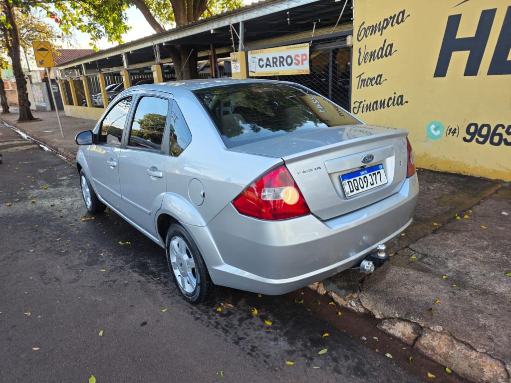 FORD Fiesta Sedan - Foto