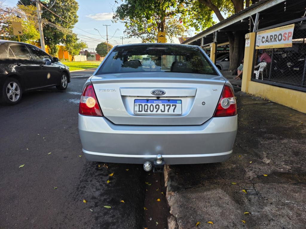 FORD Fiesta Sedan - Foto