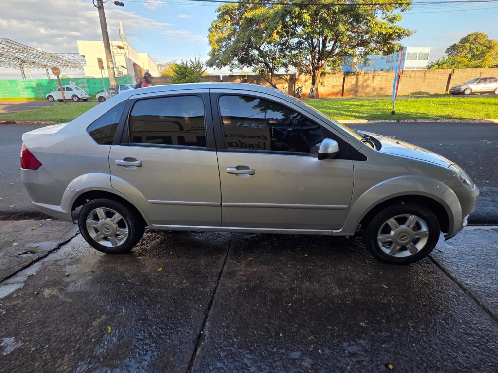 FORD Fiesta Sedan - Foto