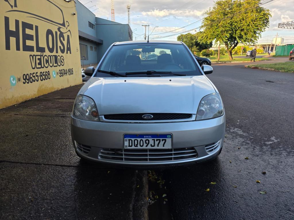 FORD Fiesta Sedan - Foto