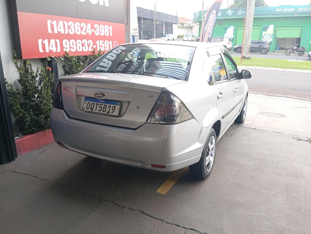 FORD Fiesta Sedan