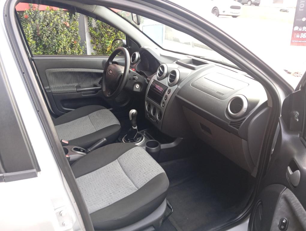 FORD Fiesta Sedan - Foto