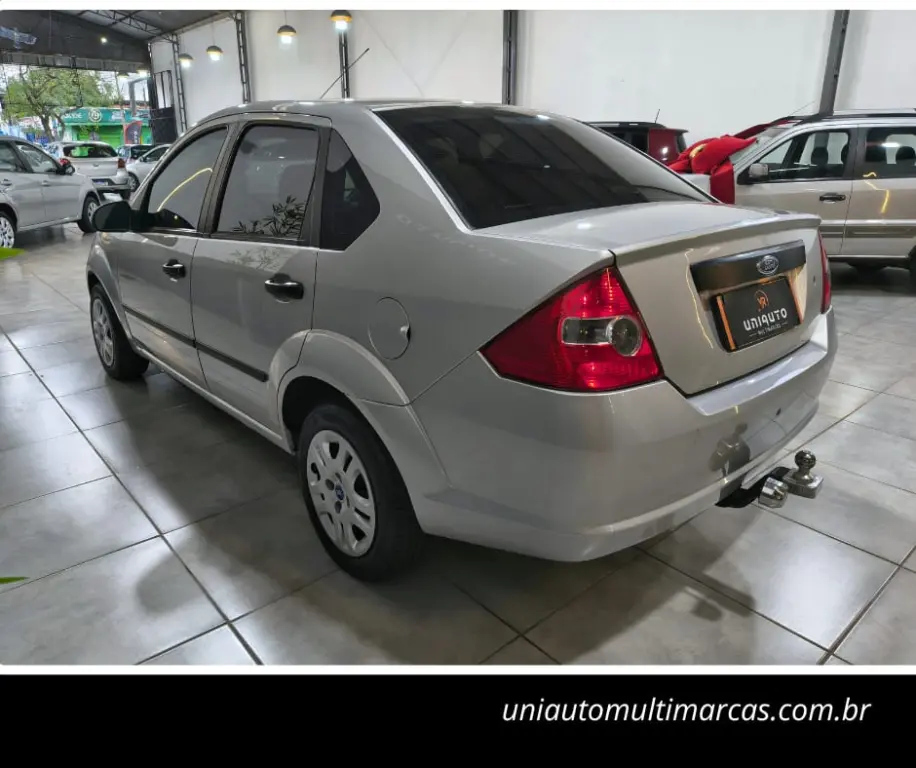 FORD Fiesta Sedan - Foto