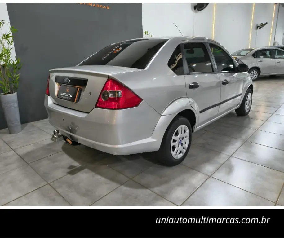 FORD Fiesta Sedan - Foto