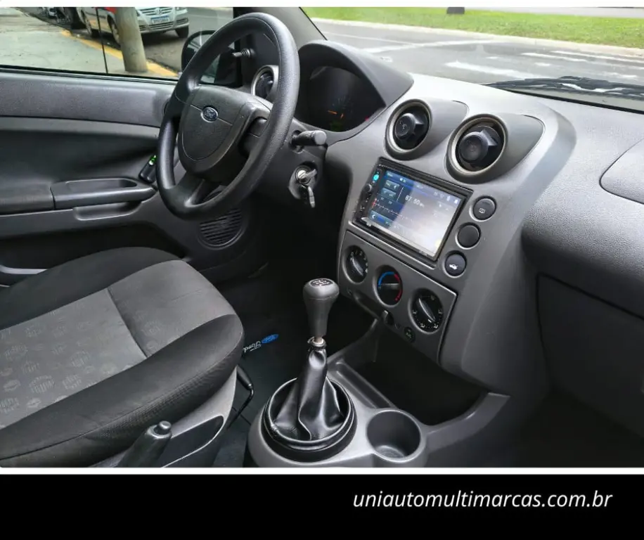 FORD Fiesta Sedan - Foto