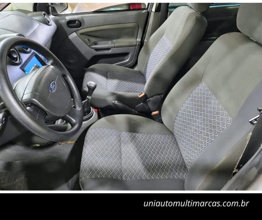 FORD Fiesta Sedan - Foto
