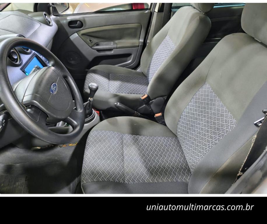 FORD Fiesta Sedan - Foto