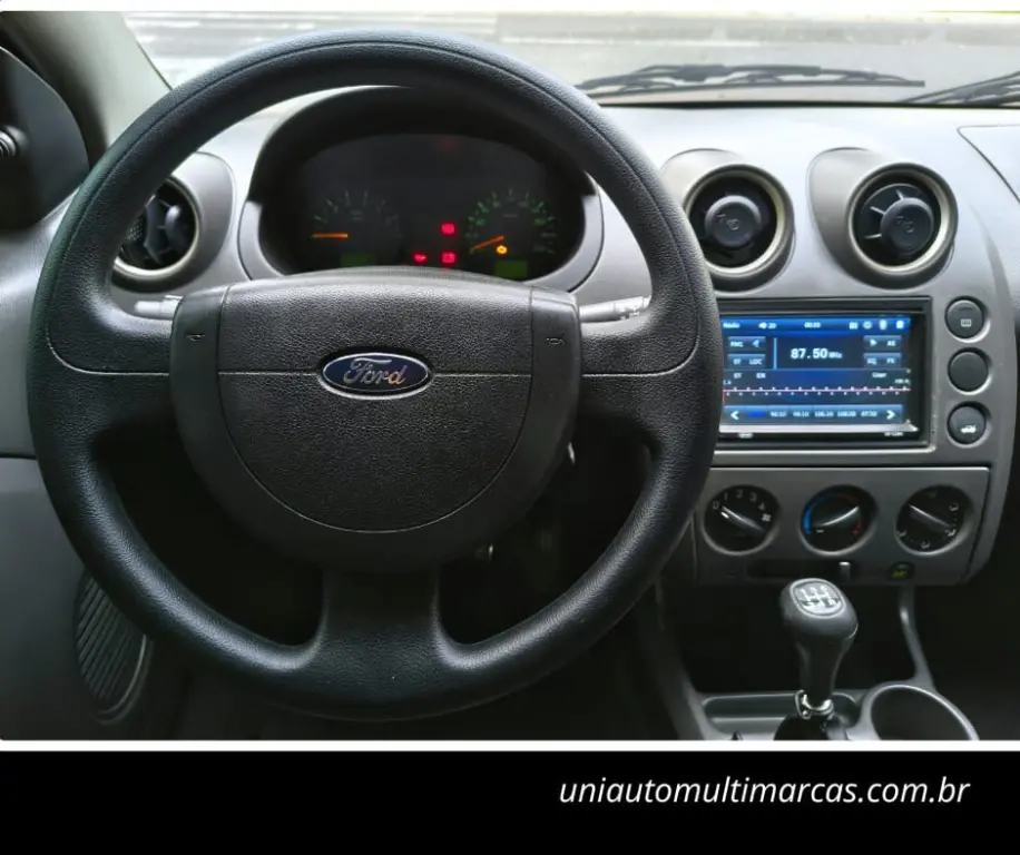 FORD Fiesta Sedan - Foto