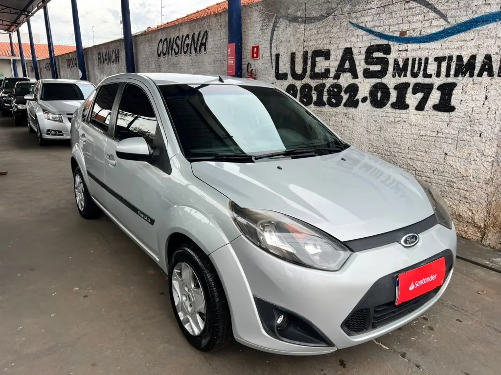 FORD Fiesta Sedan