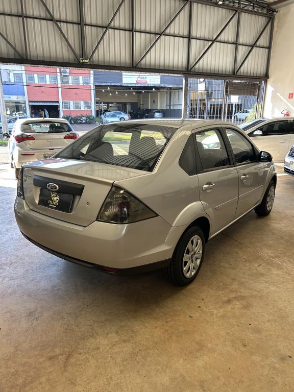 FORD Fiesta Sedan - Foto