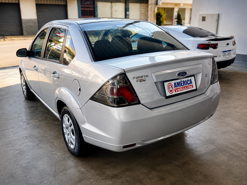 FORD Fiesta Sedan - Foto