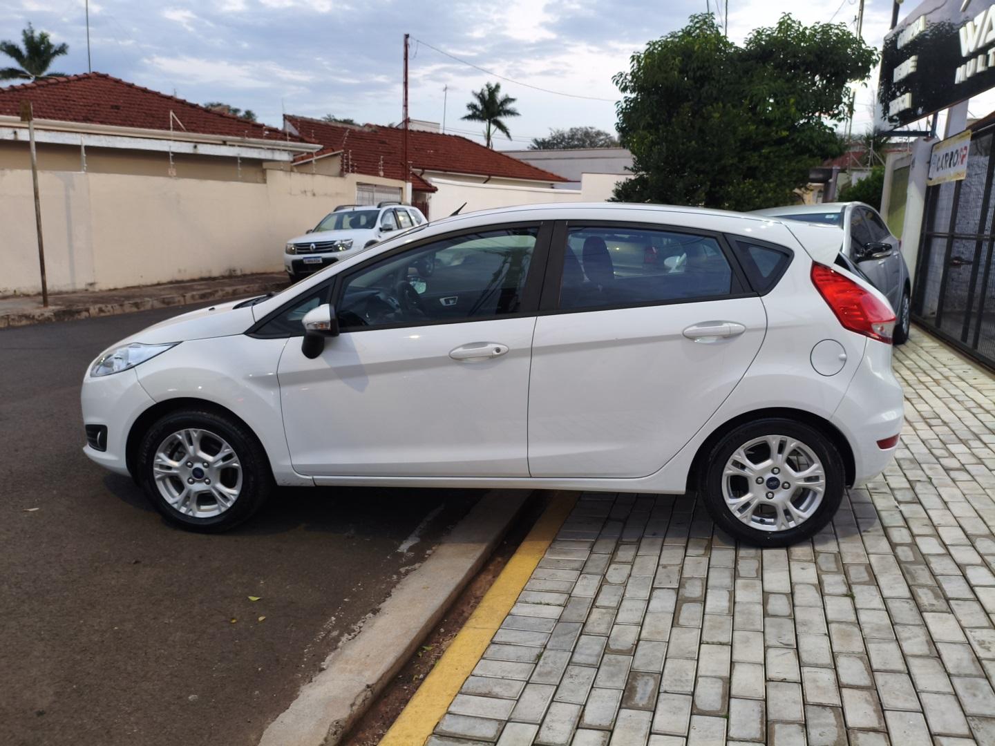 FORD Fiesta Sedan - Foto