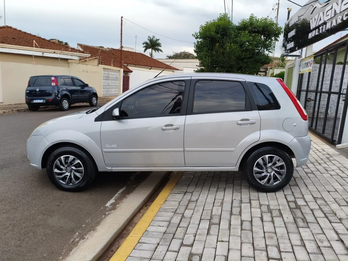 FORD Fiesta Sedan - Foto