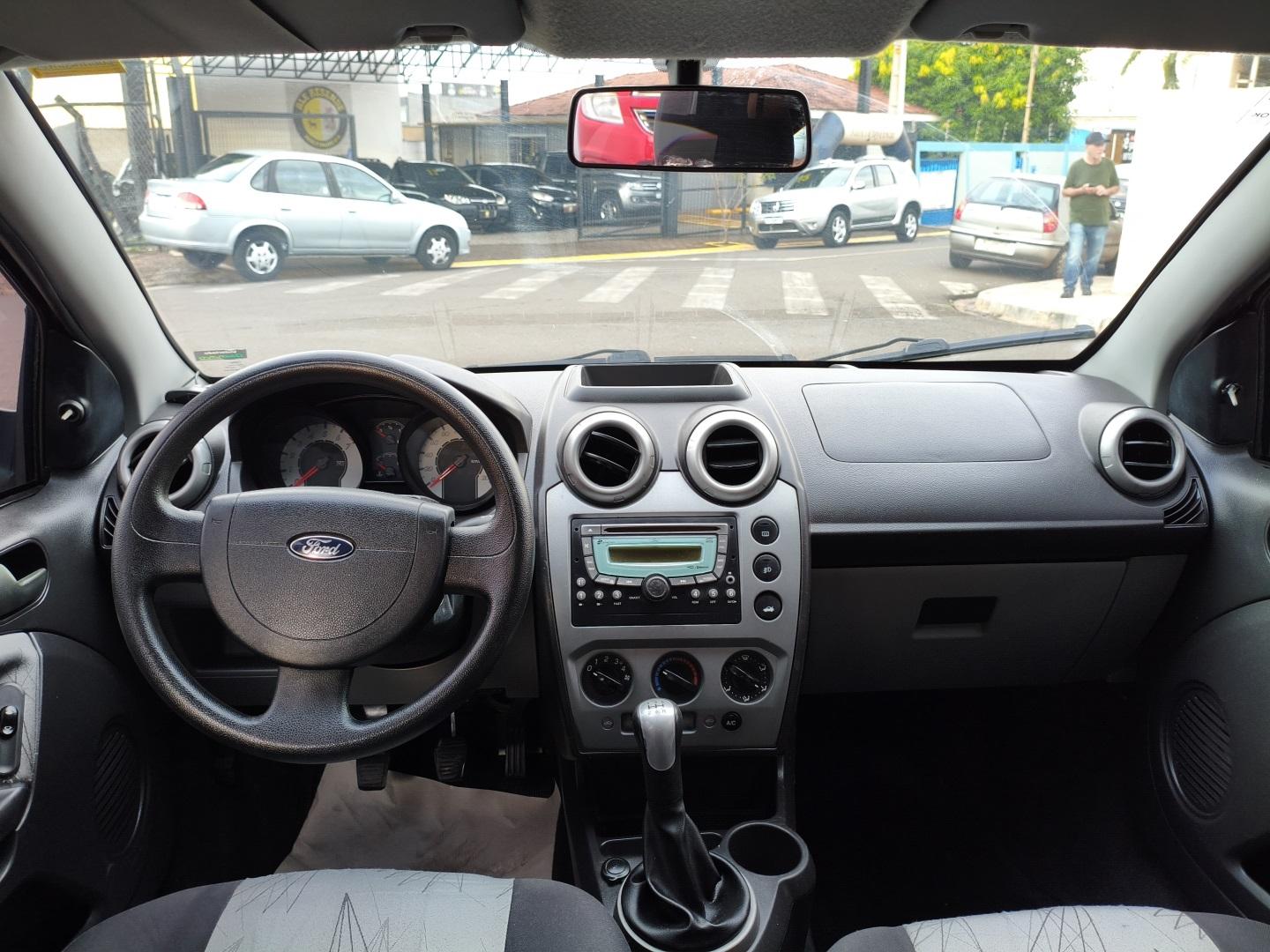FORD Fiesta Sedan - Foto