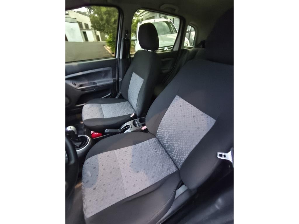 FORD Fiesta Sedan - Foto
