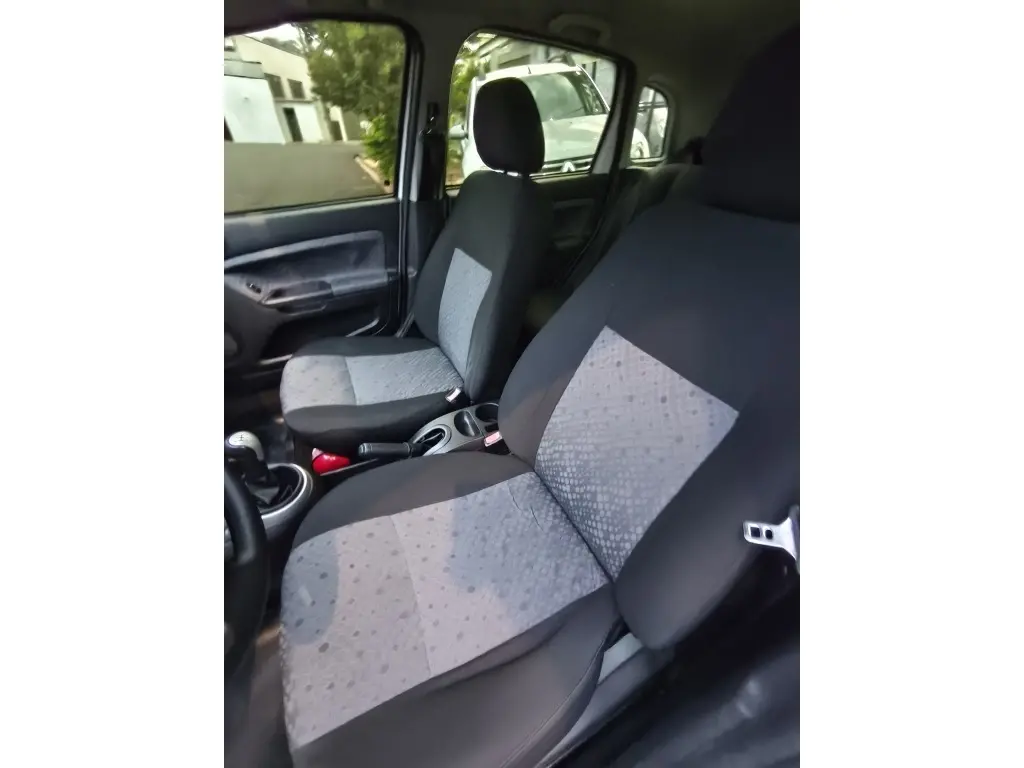 FORD Fiesta Sedan - Foto