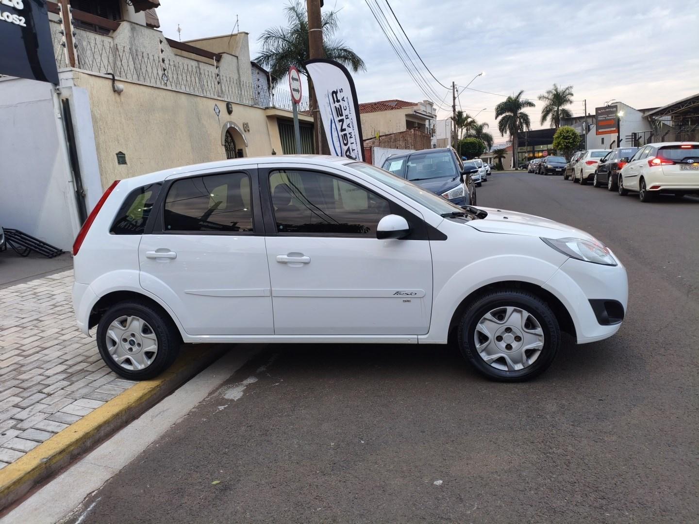 FORD Fiesta Sedan - Foto